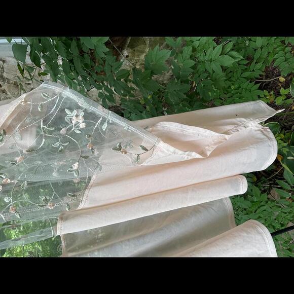 Paperoc  Sheer Pale Pink With Embroidered Flowers Kimono,Coverup  Size Large - Picture 8 of 9